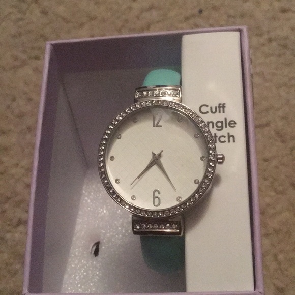 Watch - Picture 1 of 3